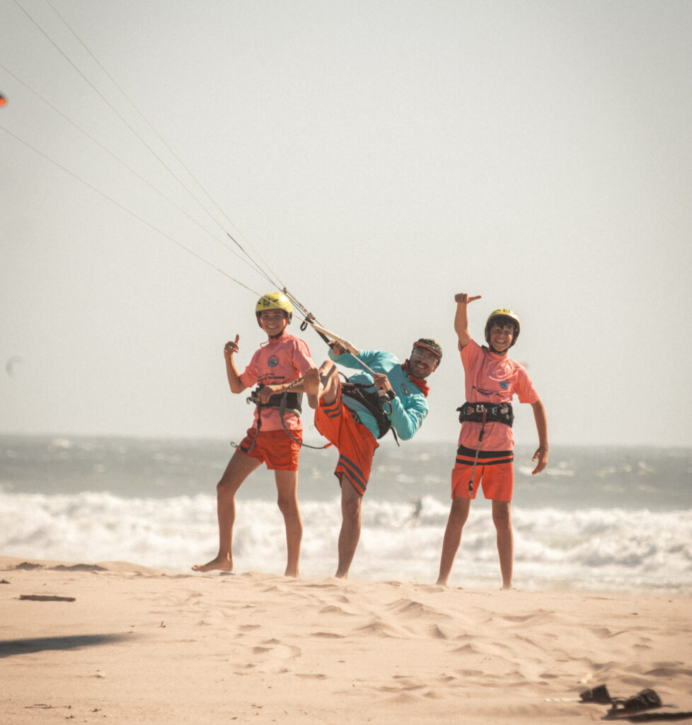 kids learning from scratch how to kite