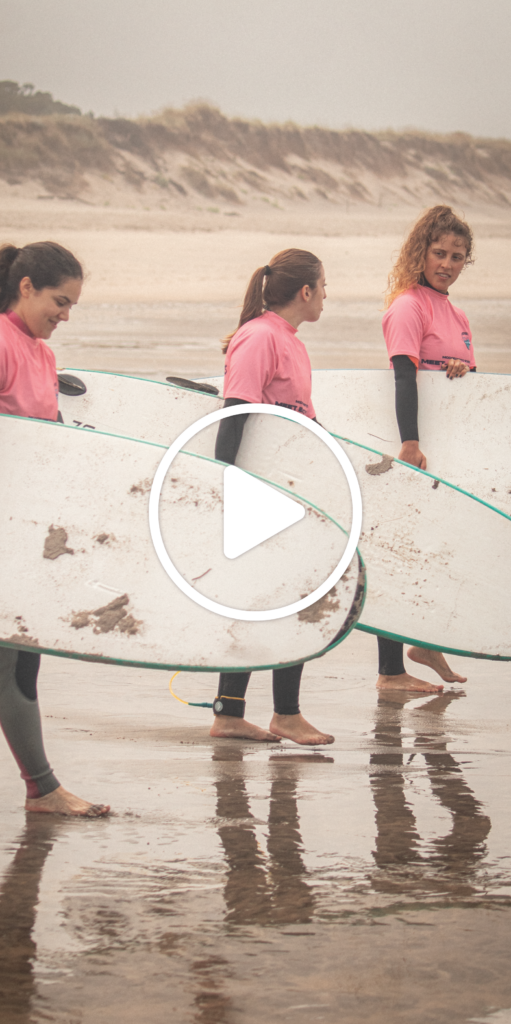 A video of our surf classes with the family of Modo Experto School